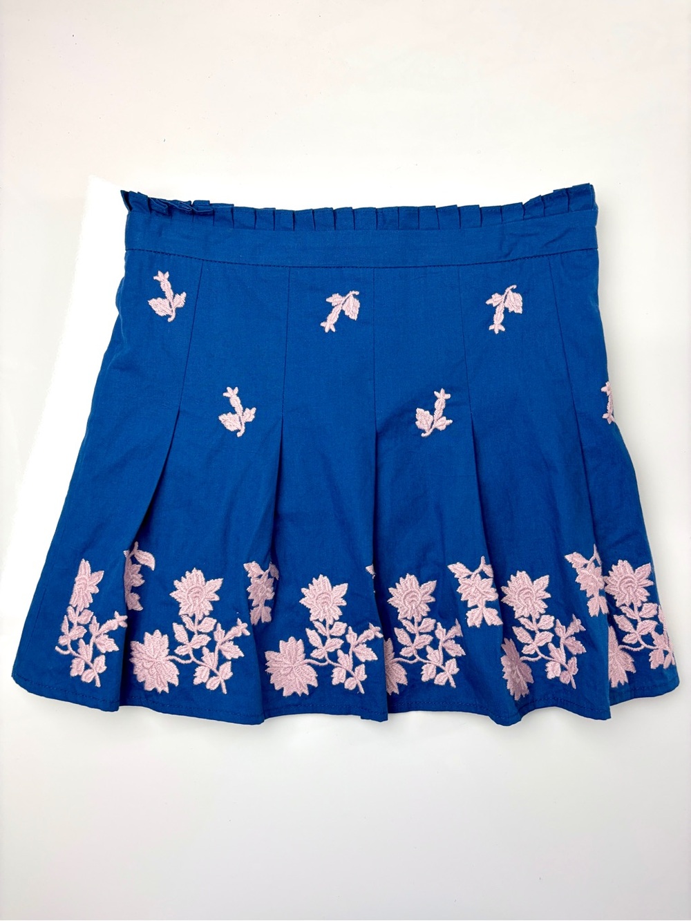 Tocca Blue “Lena” 100% Cotton Pleated Skirt w/ Pink Flower Embroidery, Sz 5